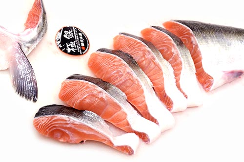 羅臼のブランド鮭「極銀」
