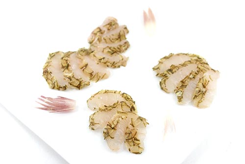 刺身用真鱈の花削り昆布締め盛り付け