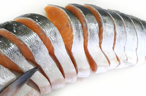 特大トキシラズをカット